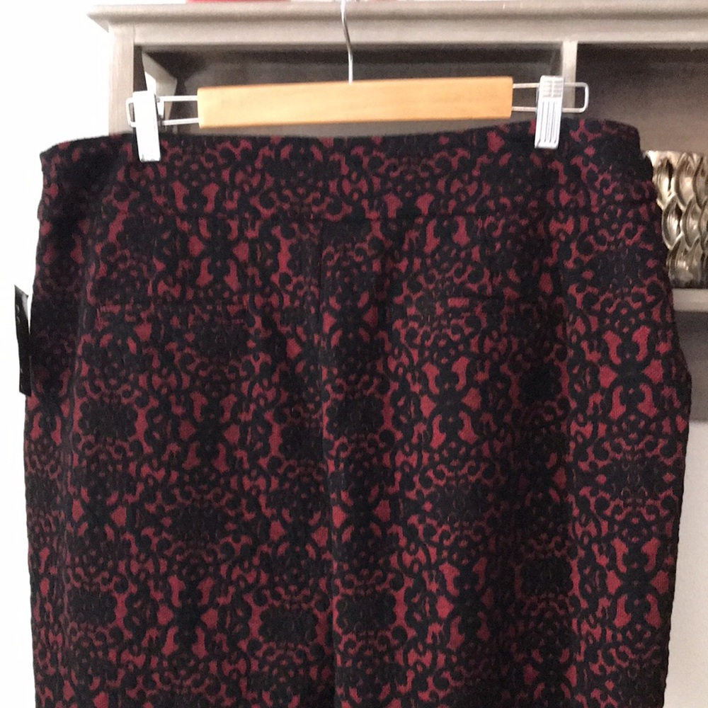 Thalia Sodi pants red & black floral elastic waist, stretch fabric, pock… - Picture 3 of 5